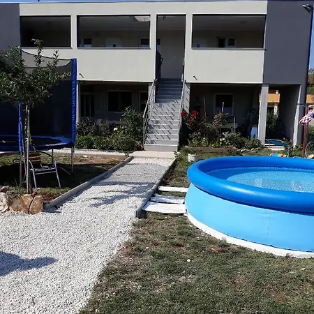 With A Parking Space Stinjan, - 14106 Pula