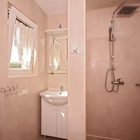 Apartamento With A Parking Space Stinjan, - 14106