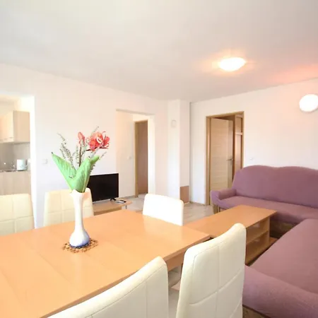 Apartamento With A Parking Space Stinjan, - 14106