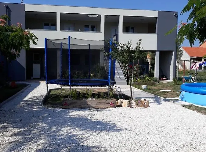 With A Parking Space Stinjan, - 14106 Appartement Pula