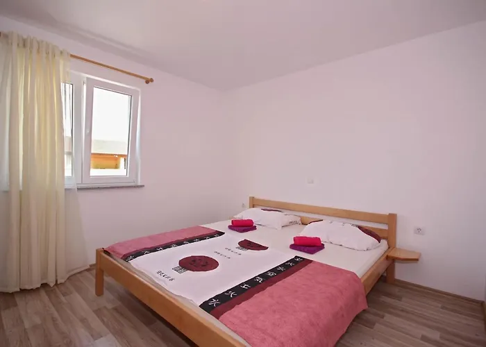 With A Parking Space Stinjan, - 14106 *