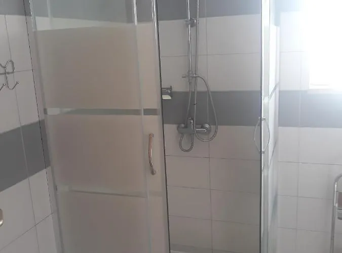 With A Parking Space Stinjan, - 14106 Appartement Pula